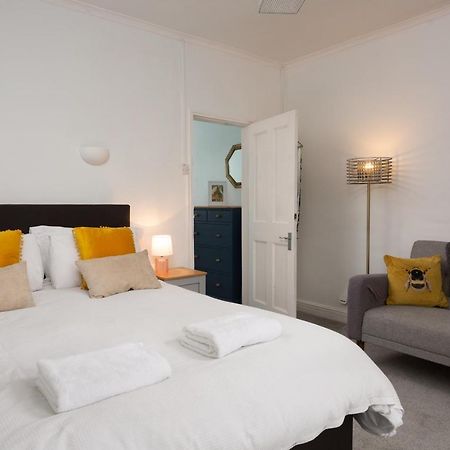 Lovely City Town House With Free Parking Sleeps 2 To 6 Guests 约克 外观 照片