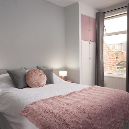 Lovely City Town House With Free Parking Sleeps 2 To 6 Guests 约克 外观 照片
