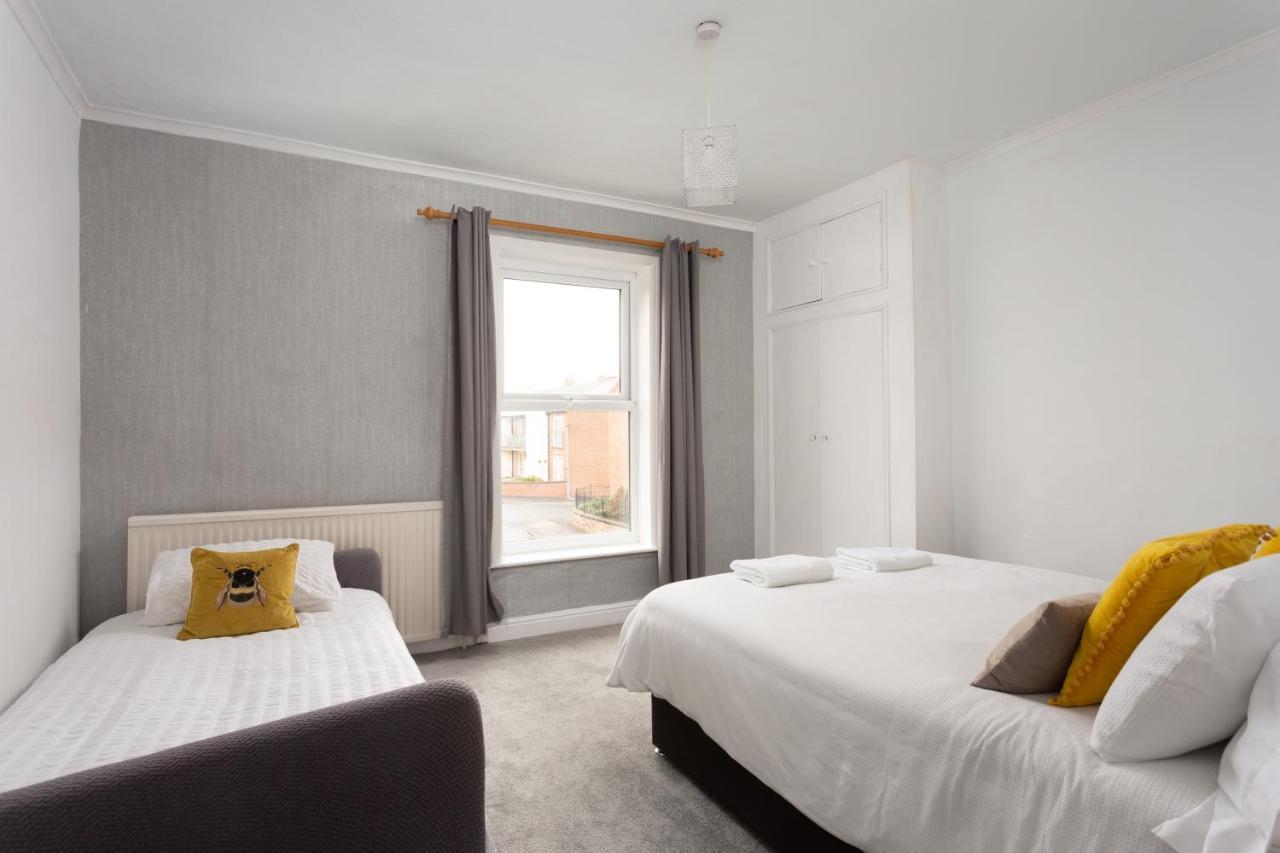 Lovely City Town House With Free Parking Sleeps 2 To 6 Guests 约克 外观 照片
