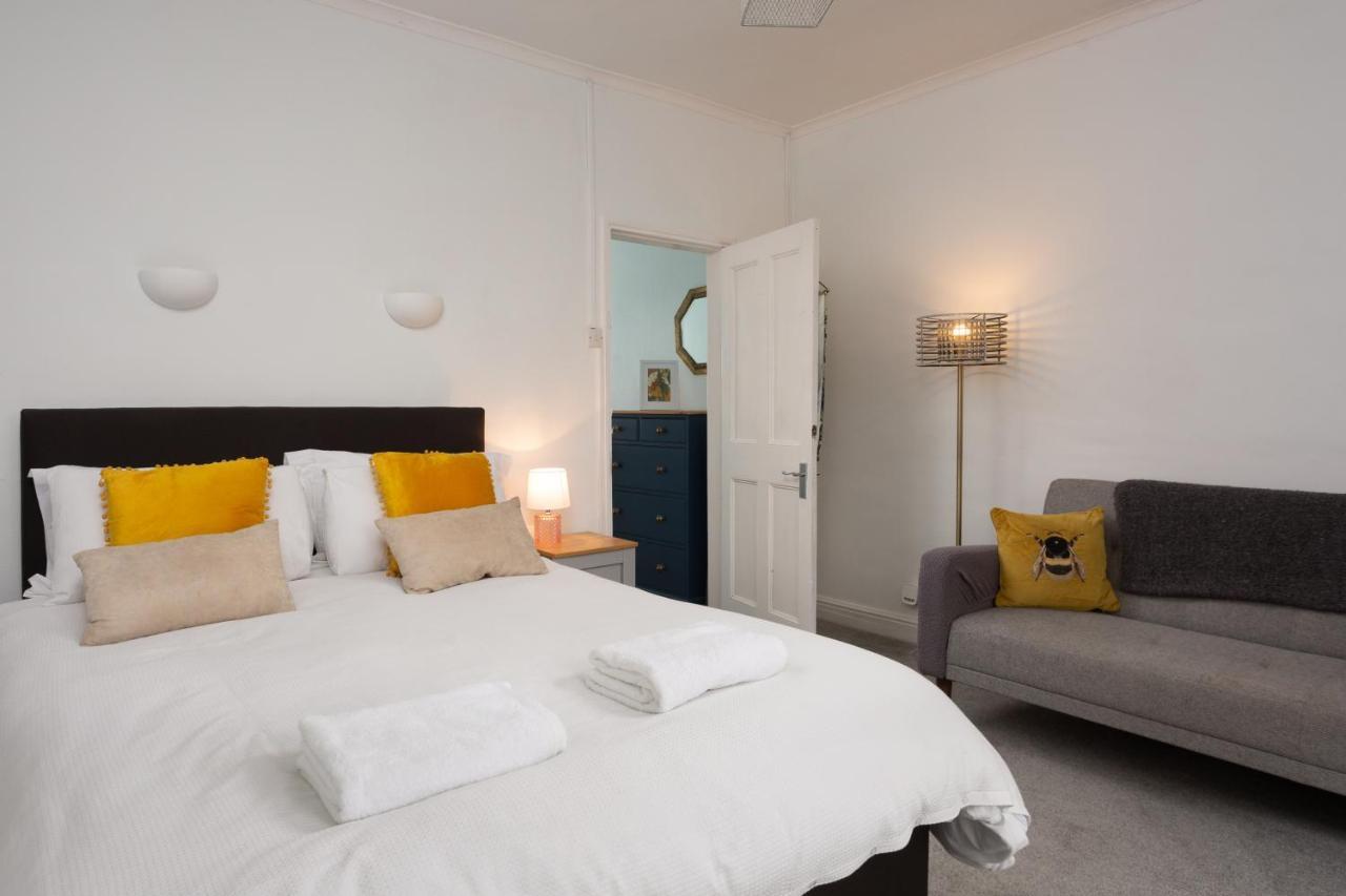 Lovely City Town House With Free Parking Sleeps 2 To 6 Guests 约克 外观 照片