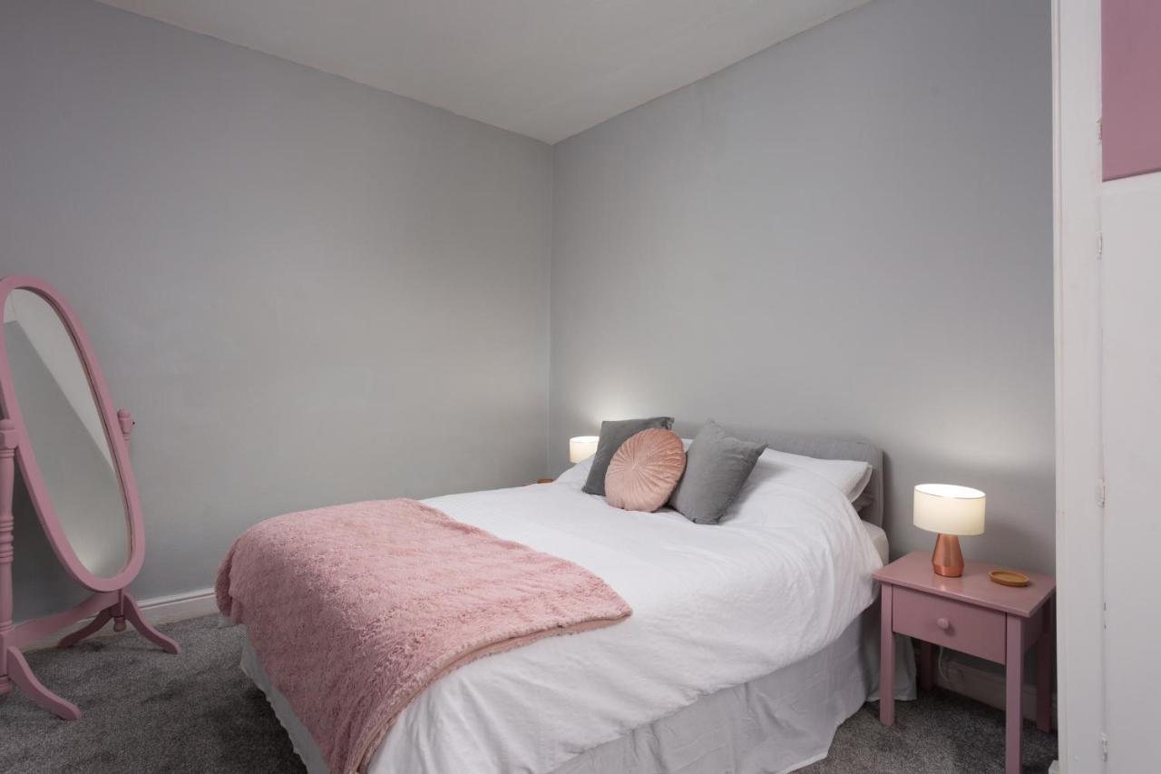 Lovely City Town House With Free Parking Sleeps 2 To 6 Guests 约克 外观 照片